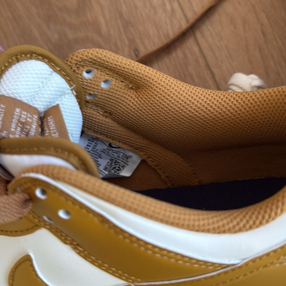 Brand New Nikes Men’s size 8 - Picture 5 of 5